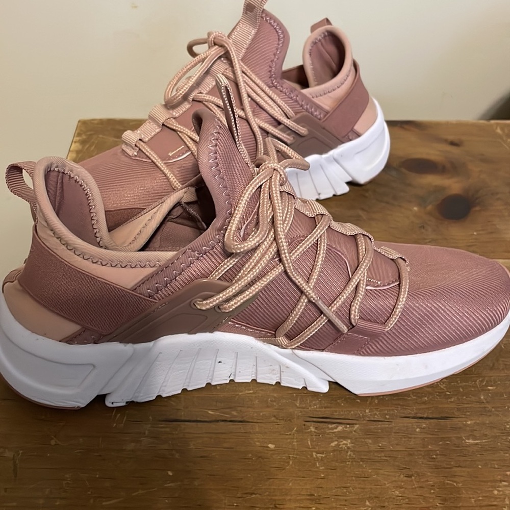 Fabletics Shoes - Picture 2 of 4